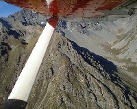 �؂藧�����f�R�B�n�C�J�[�̎p�Ȃǂ܂����������Ȃ��B