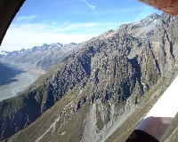 ���E�̒[�ɖw�Ǌ��オ�����^�X�}����B