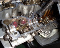 �m�t���񂩂�REDLINE�̃����u�f���O���X�𕪂��Ė�����B