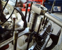 �����̒��ߕt���g���N�̓}�j���A���ɋL�ڂ���Ă��Ȃ������̂ŁA�X�Y�L��M8�{���g�̕W���ɍ��킹���B�����ƁA1.3kg�m���������B