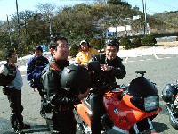 gizmo���̐V�i�Áj�ԂɌׂ��ă|�[�Y�̃S���[����B 