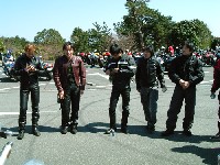 ���ȏЉ���č����ˁB�Ȃɒ����Ă����̂����J���i�C��B 