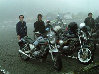 �d�C�c����Ȃ��āA���͔Z���Ȃ����B��R�Ƃ������ގQ���҂����B