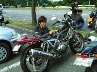 �����ł����X���J��������@�Y�a���B�O�̏ꏊ�ł͔��グ���F�����Ȃ������悤���B