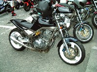 gizmo���̓��V����680�{�~�N�jTM�B�p���t���̈ꌾ�B�A�N�Z�����傢�ŁA�ǂ���Ɖ�������B�O��ɖ����̈Ⴄ�^�C�A�𗚂��Ă��邽�߁A�O���b�v���o����₿���͂������ǁA�n���h�����O���̂��̂͊��ƕ��ʂł����B