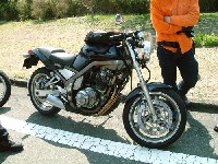 �Ȃ�ł��������Ńw�b�h���J���������Łc�B�g���N�����`�����Ƌ��Ă܂����B