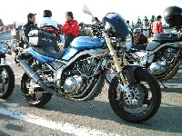 �����F�ł͂��肦�Ȃ��J���[�����O��������BOHLINS�̓|���t�H�[�N�́A���i������SRX�̎ԗ����i������̂ł́H