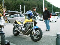 �O���̉J�ŃE�C���J�[�̃o���u���؂�āA�S�z�����Ȃ˂����B