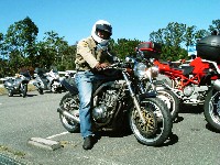 �J�W���A���ȃt�@�b�V�����ł�[��Ռ_���čs���l�B