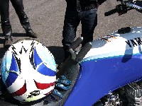 �ǂ�����ČŒ肵�Ă���̂������H