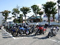 ��i�ȃV���O�������ɍ������āA���i�ȃ}���`������ق�c�H