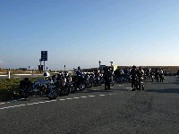 �ǂ��Ɏ~�܂��Ă��b�����Ȃ��B