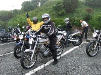 SYHN���Anakamura���A�����B�w��Ń|�[�Y���Ƃ��Ă���̂́A��SRX���̃����e�B�g���A�C�\���B