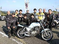 �B��̍ŏ����^�ł��邻�炢�덆��O�ɁA�L�O�ʐ^���ς���B�F��ł������B