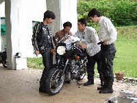 �u���̃X�C�b�`�ۂ����Ƃ���ƁA�r�[���o��˂�v�u�ق�܂��H�v