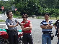 3�l�Ƃ��ۑ��̂悤�Șr�����Ă܂��ȁc�B�n��n��makoto����͑A�܂�������ł��B