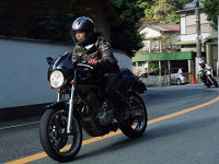 ���̐�ŉE�X�e�b�v���C�����Ƃ��c�i���j