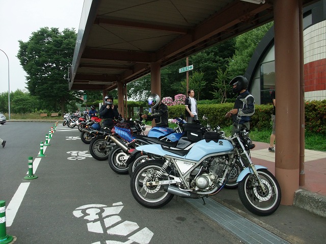 �u�J�~�肻������ˁv�u���񂮂���[��(�n����)�����͍~��ꂸ�A���Ɠ���ł����s���Ǝv����B���Ԃ񂗁v