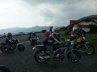 �ă��x���a�ɔR����l�X