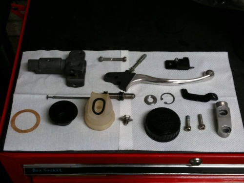 �{�f�B��5/8�̍��󂪓����Ă������A�ŁACP3125-4�ł��邱�Ƃ������B