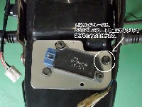 �����^SRX�̃��M�����[�^�̓V�[�g�J�E���̉��B�X�y�[�X�����邩����āA�����Ƀ����e�p�̃E�G�X�Ƃ��l�߂��Ⴄ�ƁA�M���������Ċ�Ȃ��悗